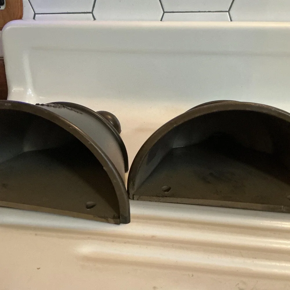 The Unbranded Brand beautiful pair